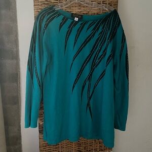 Size 1X.  BOB MACKIE wearable art Top